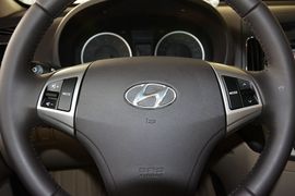 2011款现代悦动1.6L自动豪华型