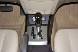 2011款现代悦动1.6L自动豪华型
