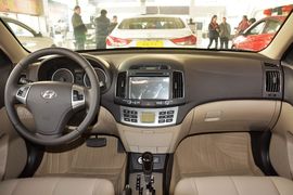 2011款现代悦动1.6L自动豪华型