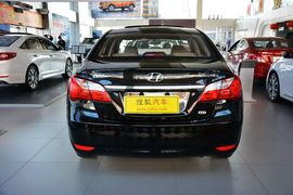 2011款现代悦动1.6L自动豪华型