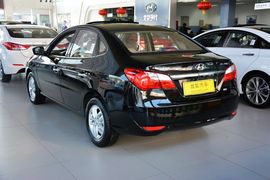 2011款现代悦动1.6L自动豪华型