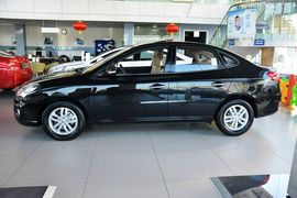 2011款现代悦动1.6L自动豪华型
