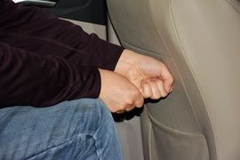 后排腿部空间