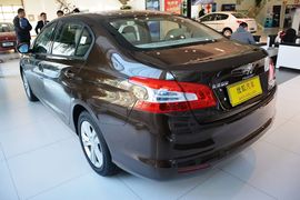 2014款标致408 1.8L自动领先版