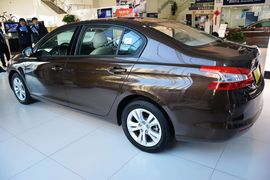2014款标致408 1.8L自动领先版