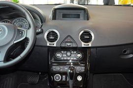 2014款雷诺科雷傲2.5L四驱豪华版