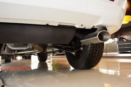 2015款路虎神行者2 Si4 HSE Luxury汽油版