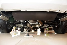 2015款路虎神行者2 Si4 HSE Luxury汽油版