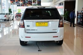 2015款路虎神行者2 Si4 HSE Luxury汽油版