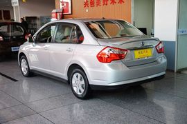 2013款启辰D50 1.6L手动豪华版