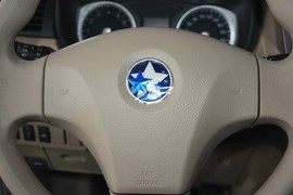 2013款启辰D50 1.6L手动豪华版