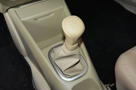 2013款启辰D50 1.6L手动豪华版