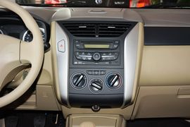 2013款启辰D50 1.6L手动豪华版