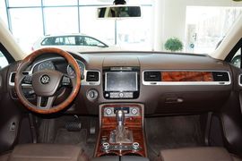 2011款大众途锐3.0TSI舒适型