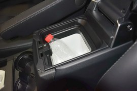 2014款路虎发现4 3.0 V6 SC HSE