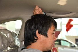 后排头部空间