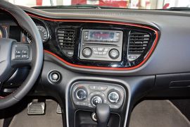 2015款菲亚特菲翔1.4T自动跃享版