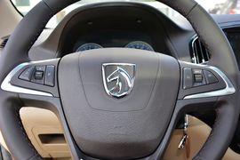 2014款宝骏730 1.5L手动豪华导航ESP版 7座