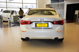 2015款英菲尼迪Q50L 2.0T运动版