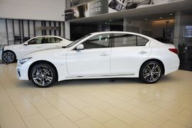 2015款英菲尼迪Q50L 2.0T运动版