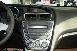 2014款海马福美来M5 1.6L自动舒适型