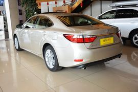 2014款雷克萨斯ES250精英版