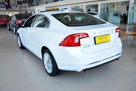 2015款沃尔沃S60L 2.0T智远版