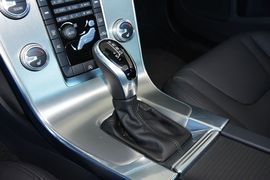2015款沃尔沃S60L 2.0T智远版