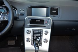 2015款沃尔沃S60L 2.0T智远版