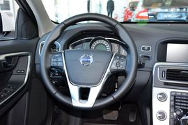 2015款沃尔沃S60L 2.0T智远版