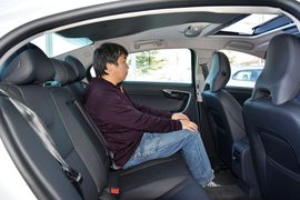 2015款沃尔沃S60L 2.0T智远版