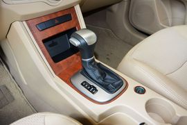 2014款荣威350C 1.5L手自一体迅悦版