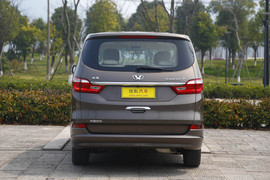 2015款华颂7 2.0T自动旗舰型试驾实拍