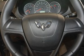 2014款五菱宏光S 1.2L手动标准型