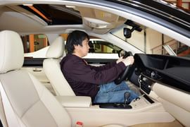 2014款雷克萨斯ES300h舒适版