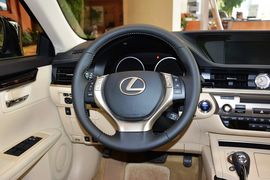 2014款雷克萨斯ES300h舒适版