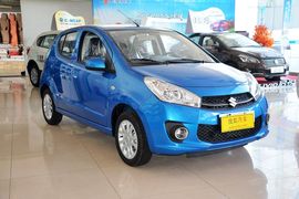 2013款铃木奥拓1.0L手动豪华型