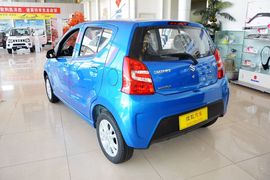 2013款铃木奥拓1.0L手动豪华型