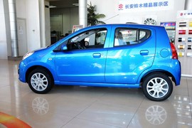 2013款铃木奥拓1.0L手动豪华型