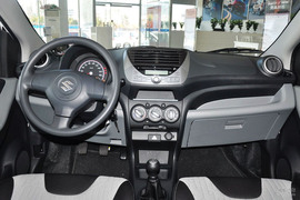 2013款铃木奥拓1.0L手动豪华型