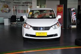 2013款启辰D50 1.6L自动时尚版