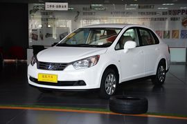 2013款启辰D50 1.6L自动时尚版