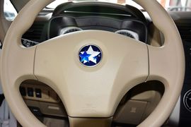 2013款启辰D50 1.6L自动时尚版