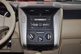 2013款启辰D50 1.6L自动时尚版