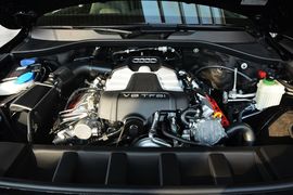 2015款奥迪Q7 35TFSI运动型