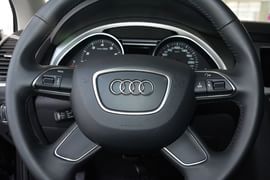 2015款奥迪Q7 35TFSI运动型