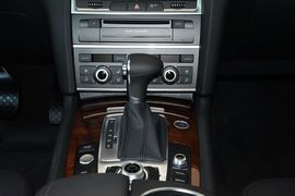 2015款奥迪Q7 35TFSI运动型