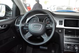 2015款奥迪Q7 35TFSI运动型