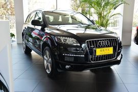 2015款奥迪Q7 35TFSI运动型