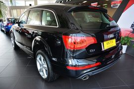 2015款奥迪Q7 35TFSI运动型